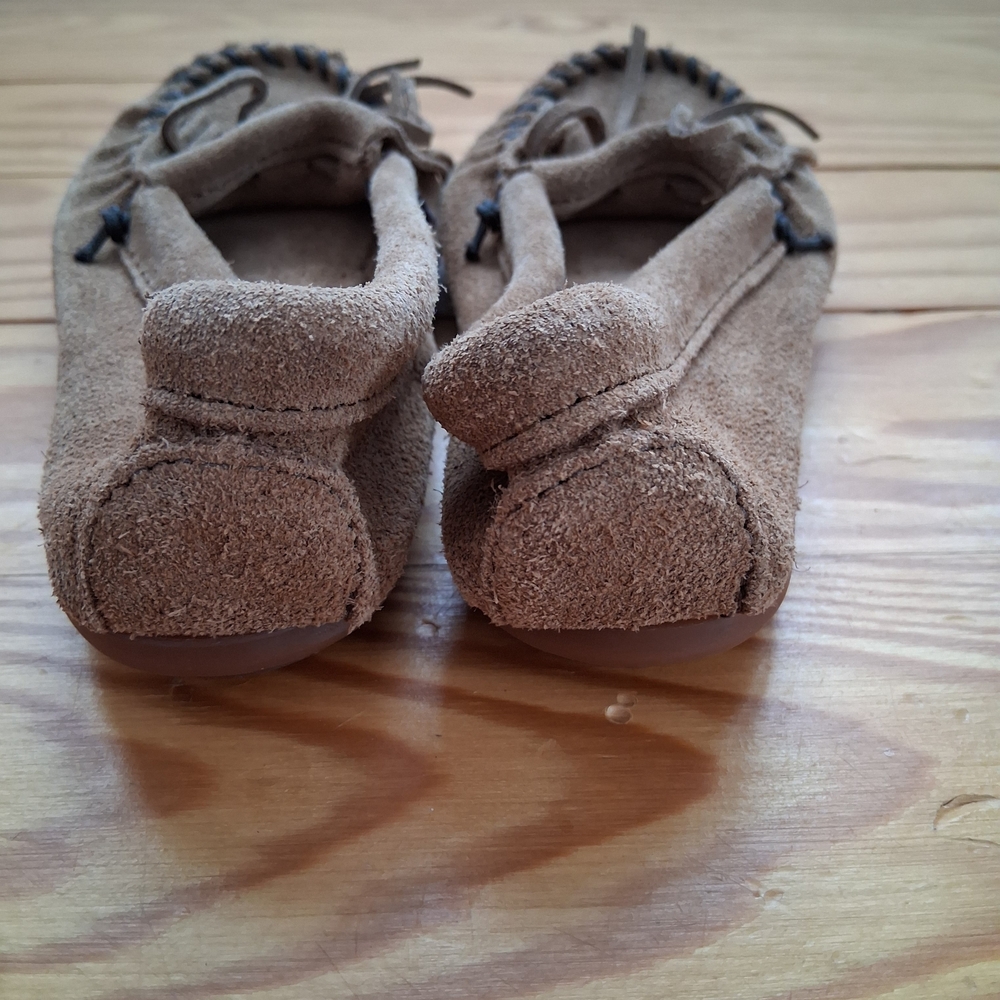 Minnetonka Brown Suede Moccasins with Fringe - Picture 4 of 5